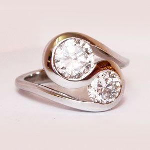 Bague vintage en spirale en argent avec zirconium