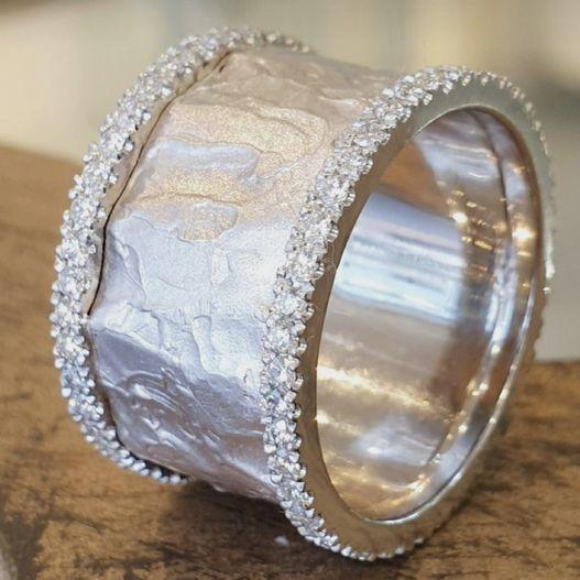 Bague en zircone argentée vintage