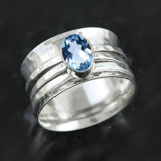 Bague en verre incrusté bleu vintage