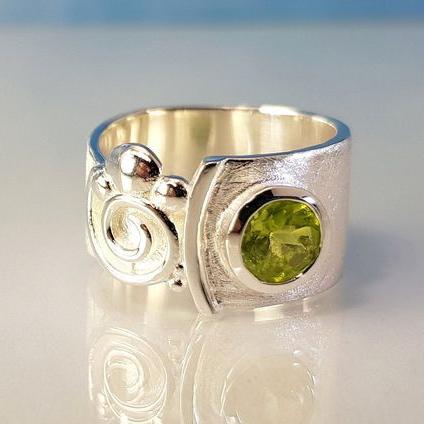 Bague en verre olive vintage argentée