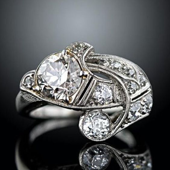Bague en argent vintage avec zirconia irrégulière