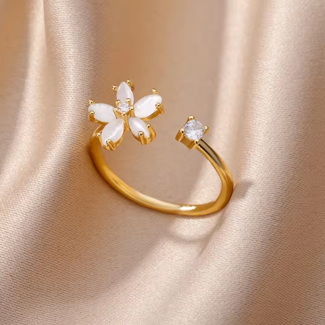 Bague en or ajustable avec fleur en zirconium