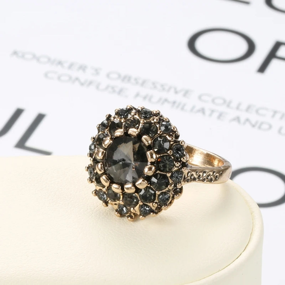 Bague en cristal noir élégante et ronde