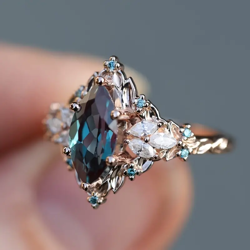 Bague exotique en cristal bleu
