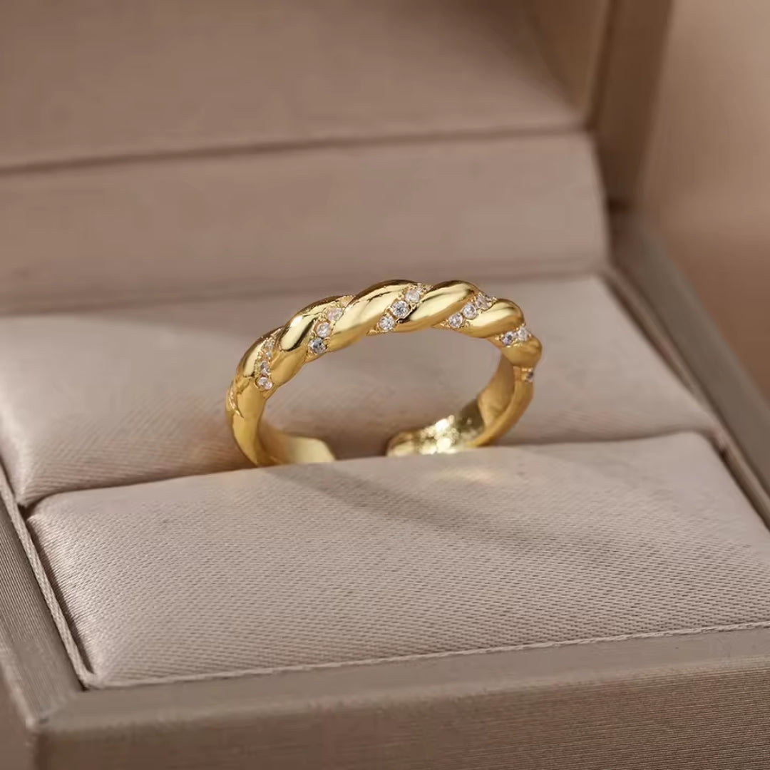 Bague tressée en or