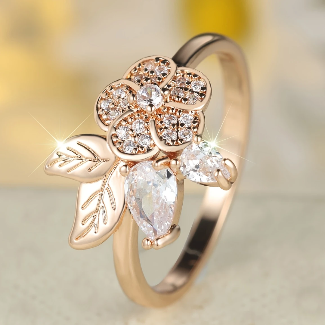 Bague fleur en or brillant