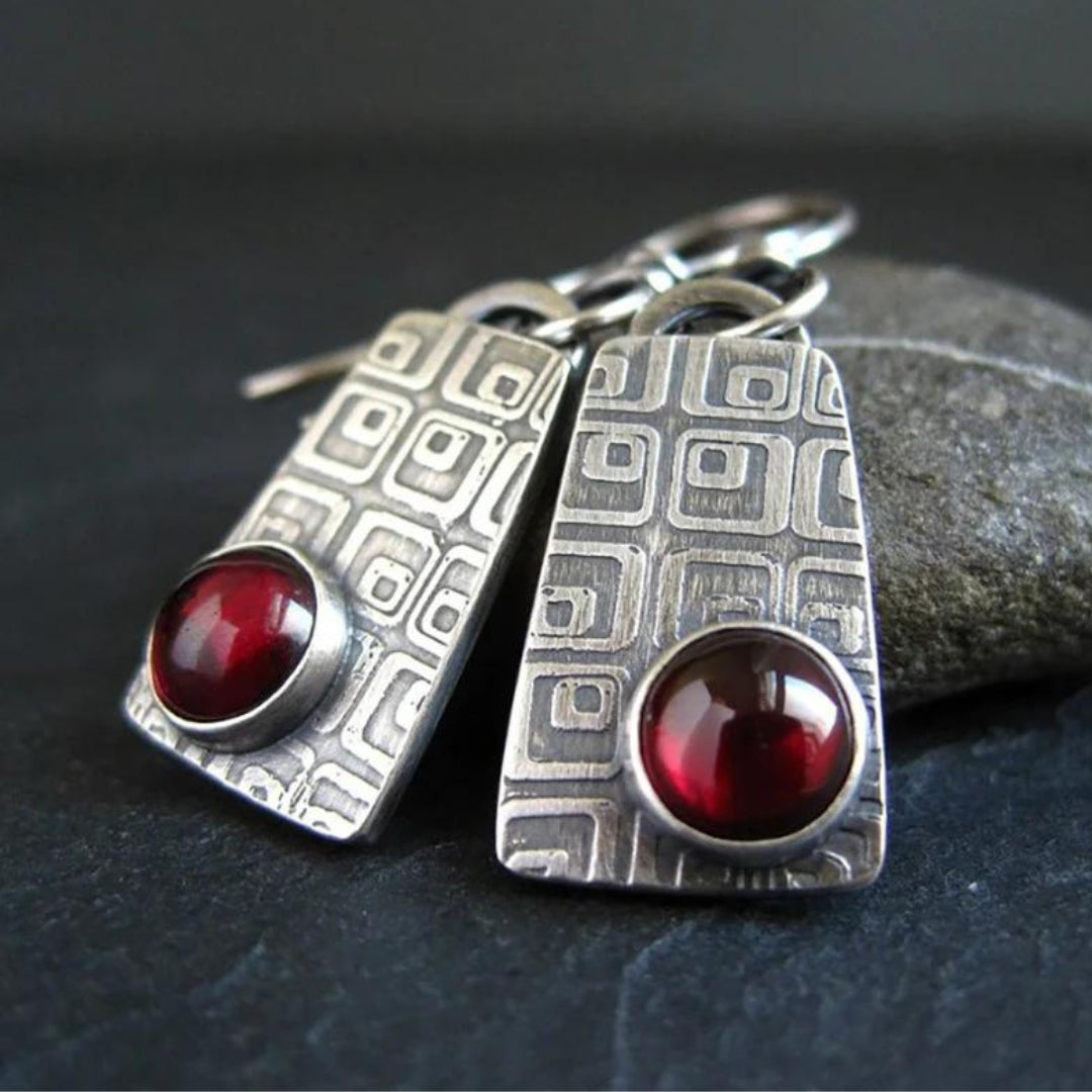 Boucles d'oreilles bohèmes avec rubis en argent