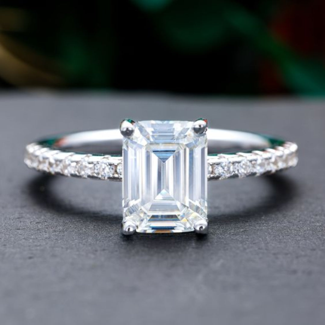 Bague Vintage Blanche en Cristal et Zirconium Argenté