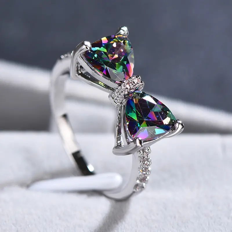 Bague en argent avec tie coloré et zirconium