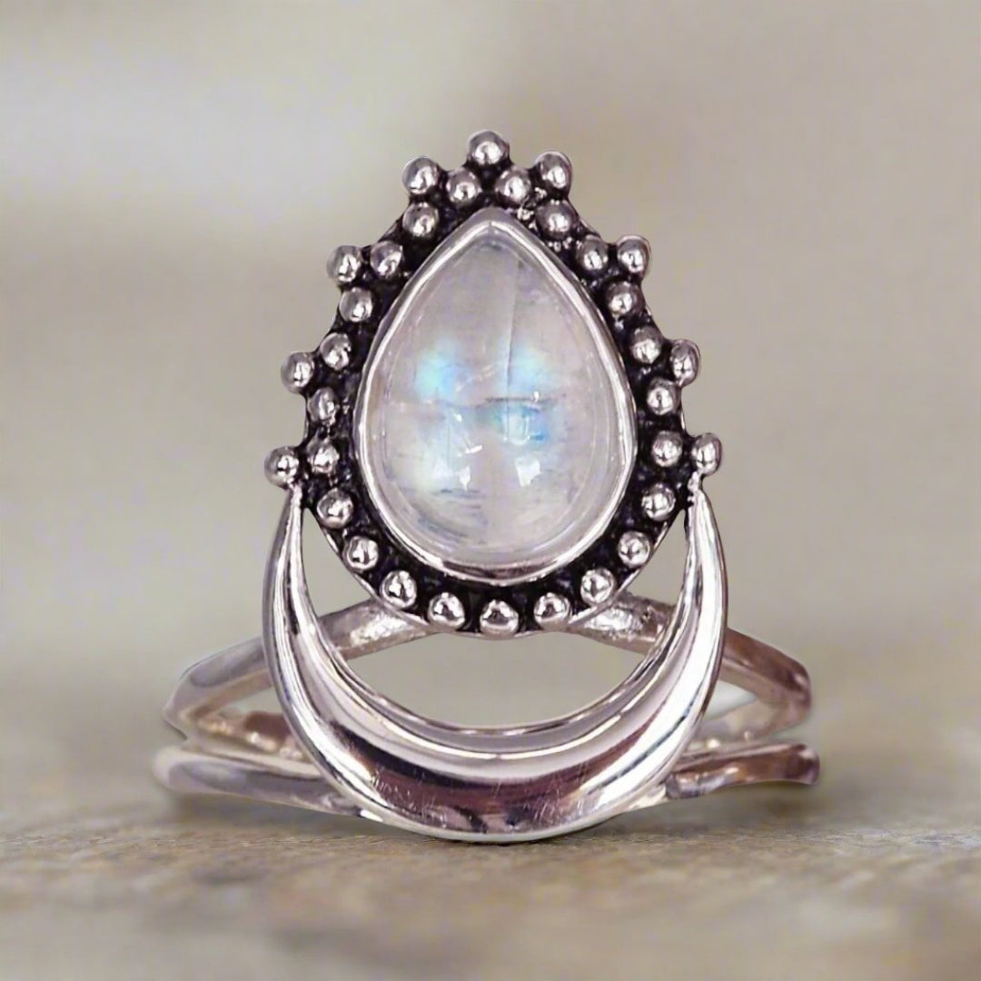 Bague en pierre de lune en forme de croissant
