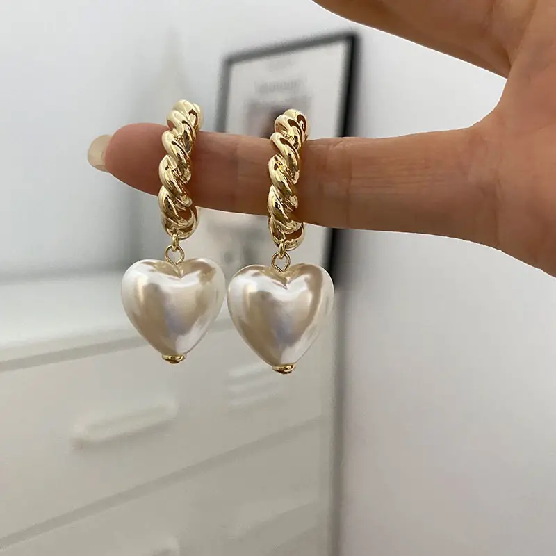 Boucles d'oreilles élégantes en cœur et perles