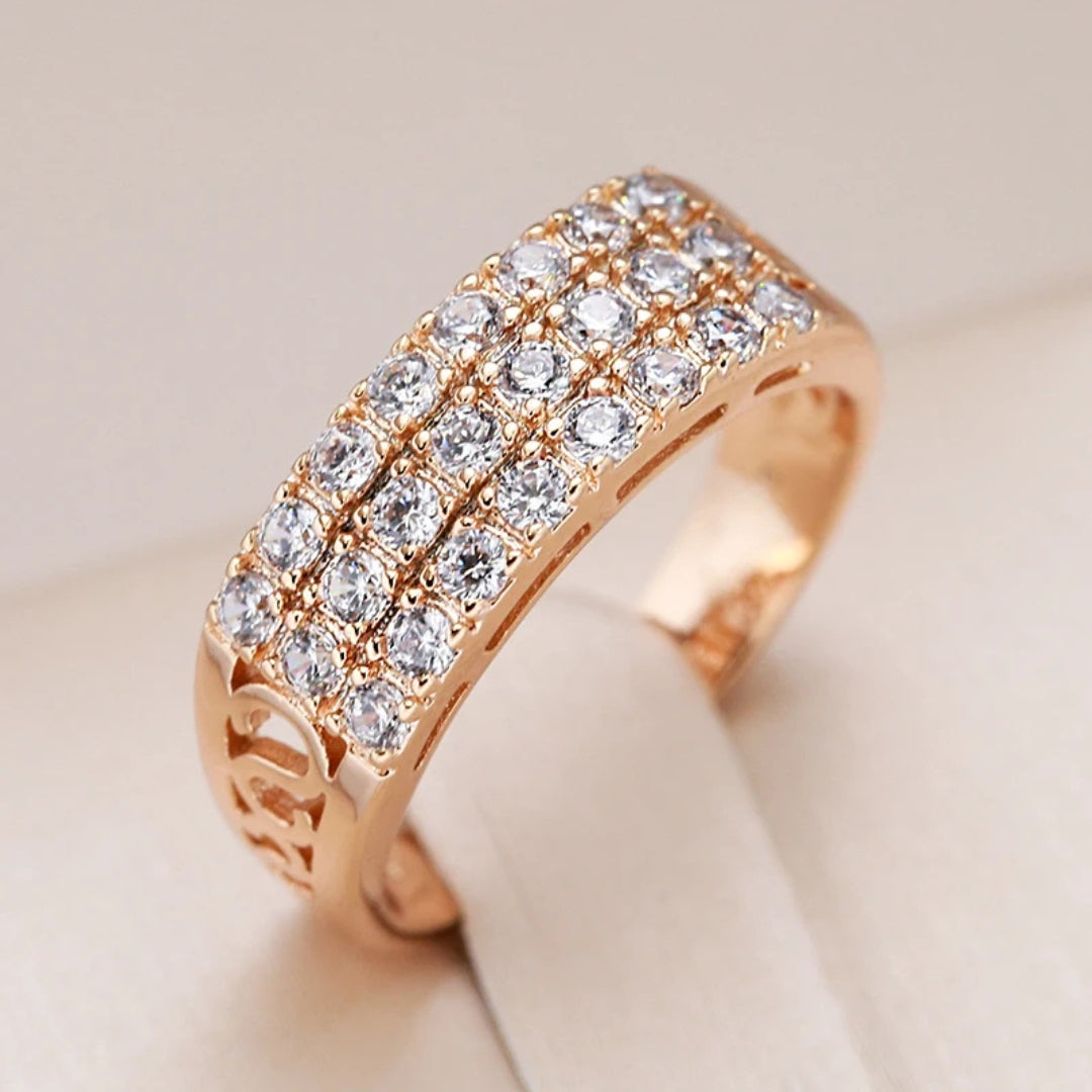 Bague rectangulaire élégante en or brillant