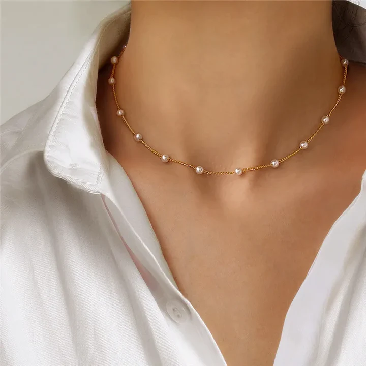Collier de perles petit et élégant