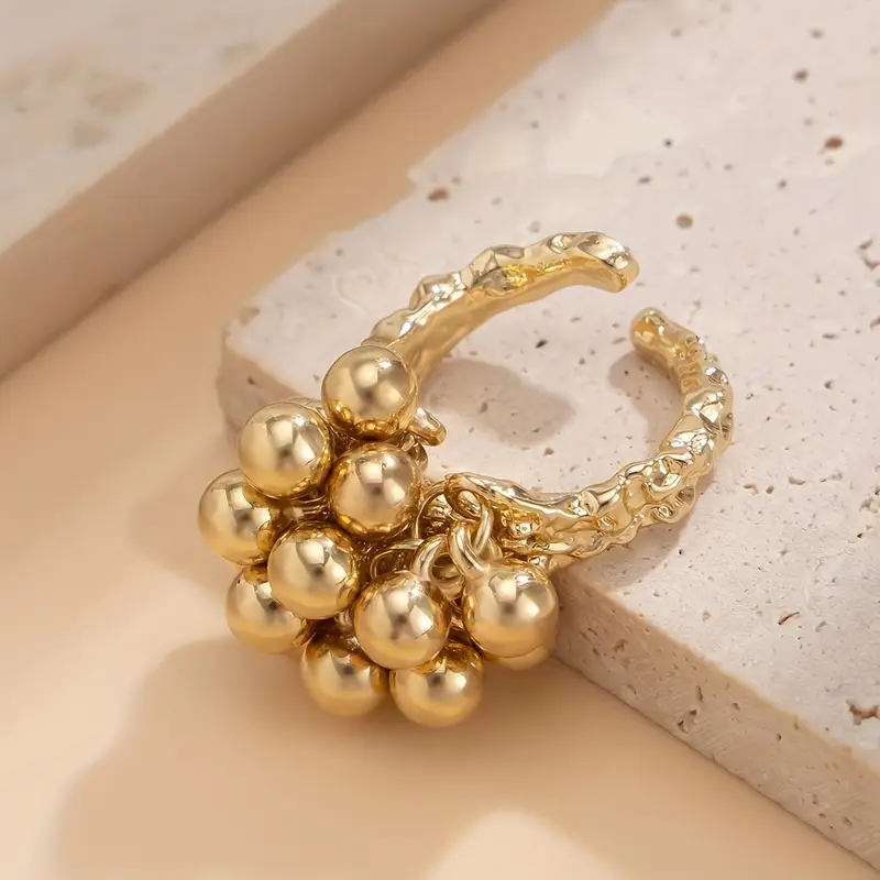 Bague en perles dorées