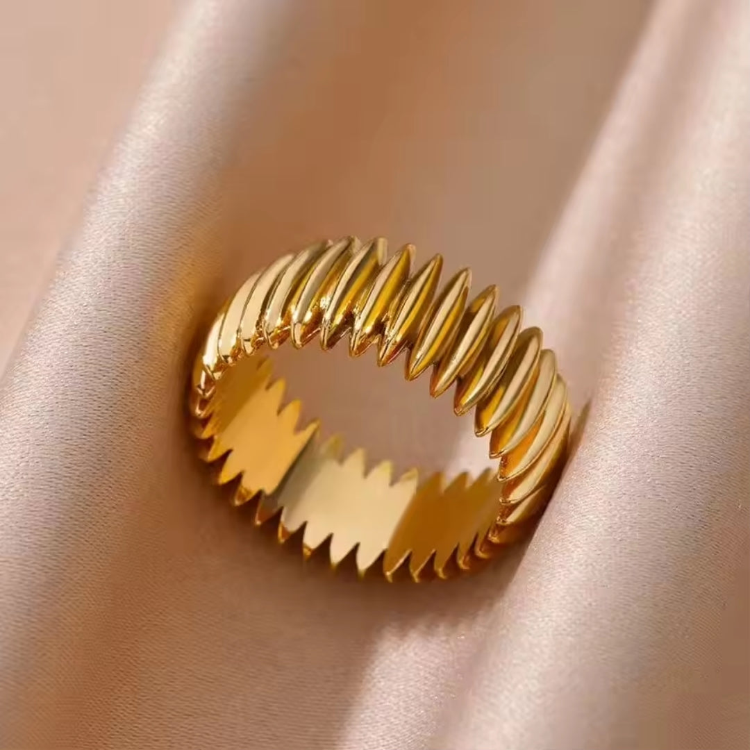 Anne d'or à simplicité