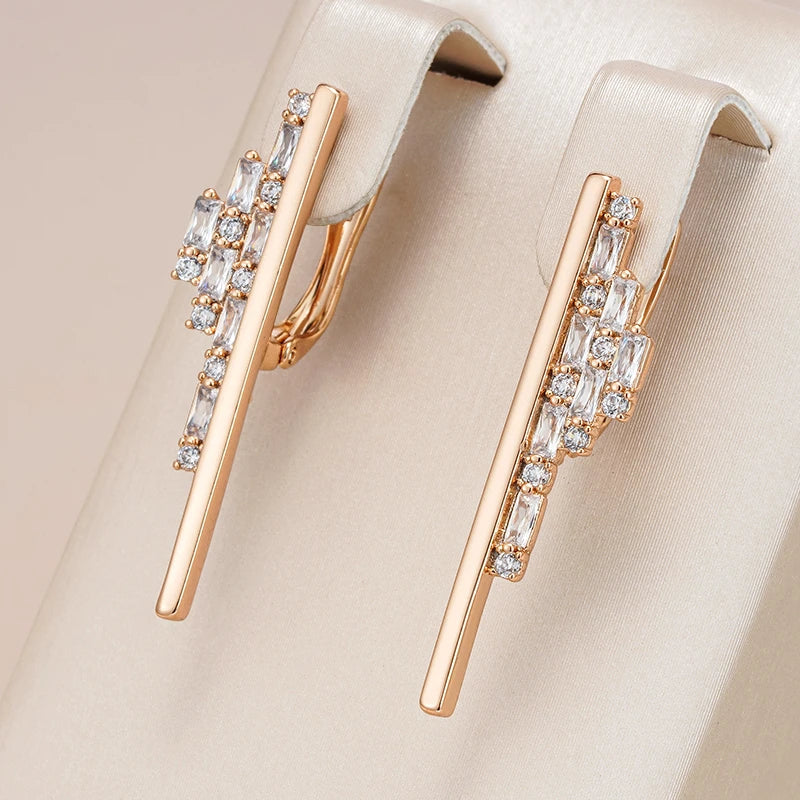 Boucles d'oreilles à stud en zirconium élégantes en or