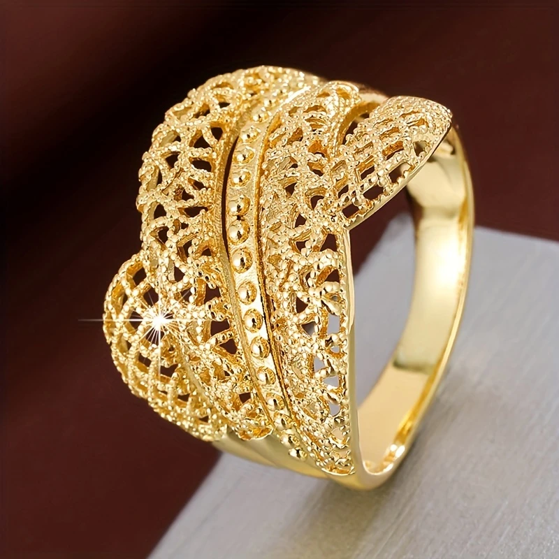 Bague en or creuse à mailles