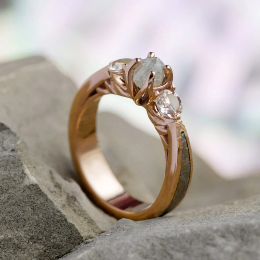 Bague en or rose avec opale