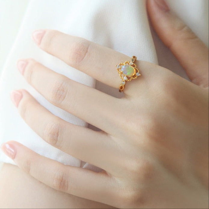 Bague en Opale Dorée Étincelante