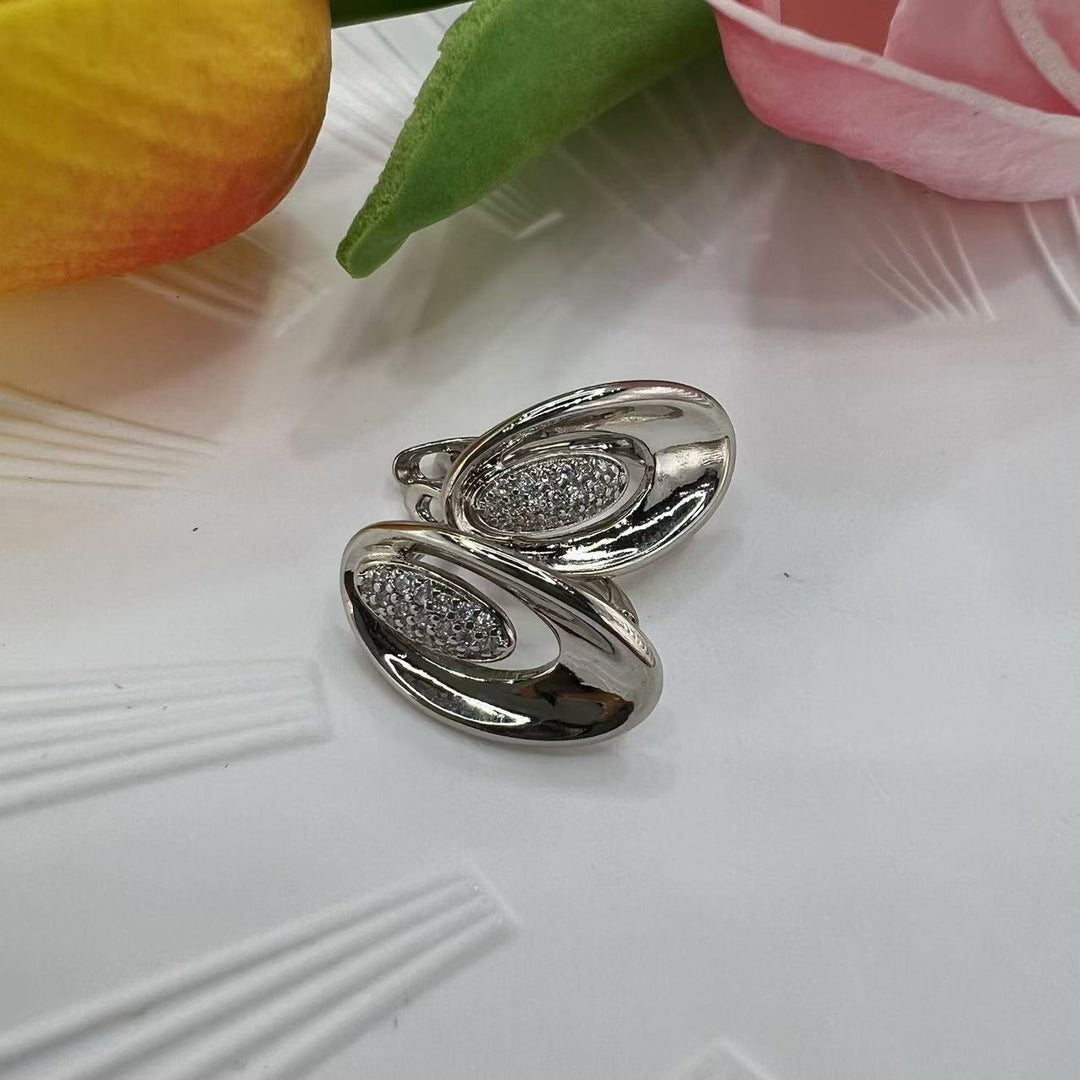 Boucles d'oreilles élégantes et creuses