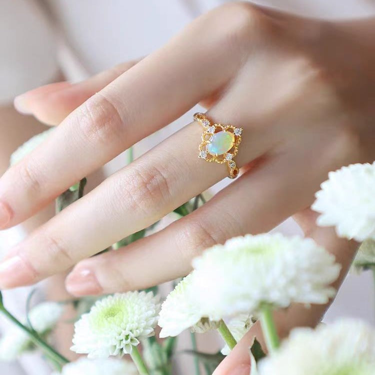 Bague en or opale et zirconium