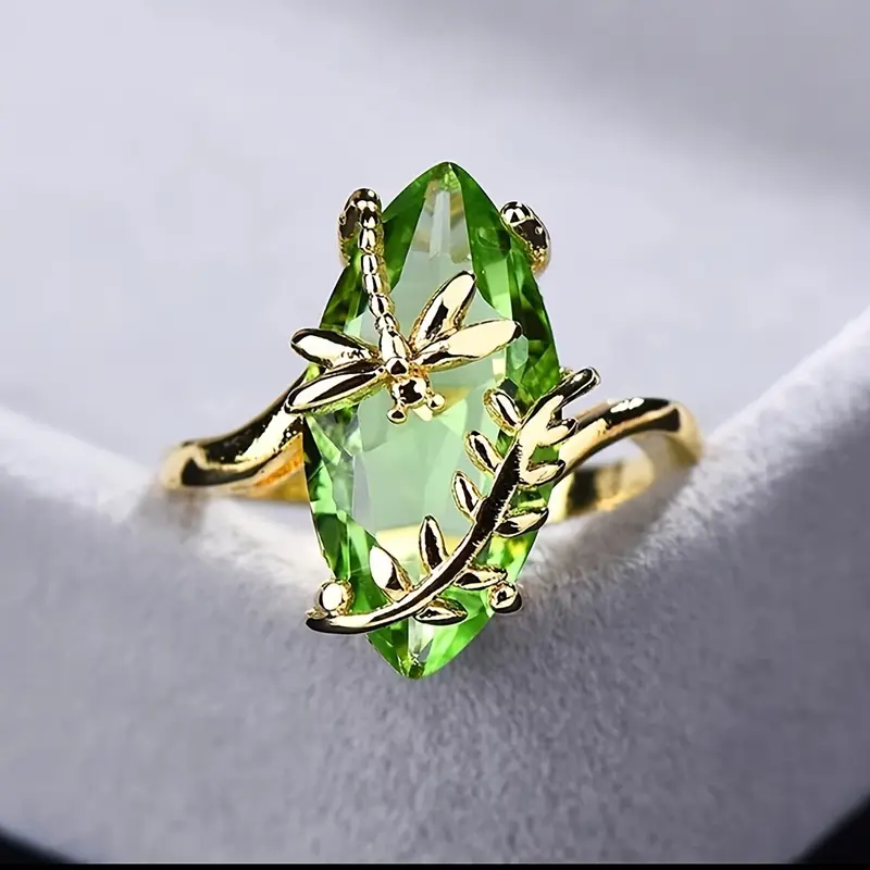 Bague en Or avec Libellule en Cristal d'Olive