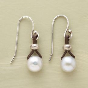 Boucles d'oreilles en cuir vintage avec perles pendantes