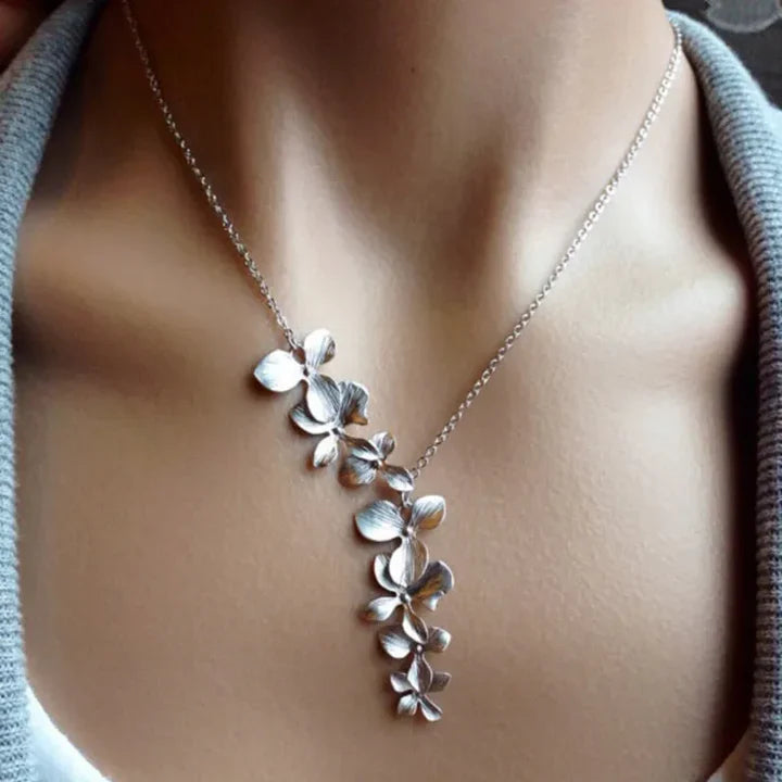 Collier Vintage en Argent avec Fleur