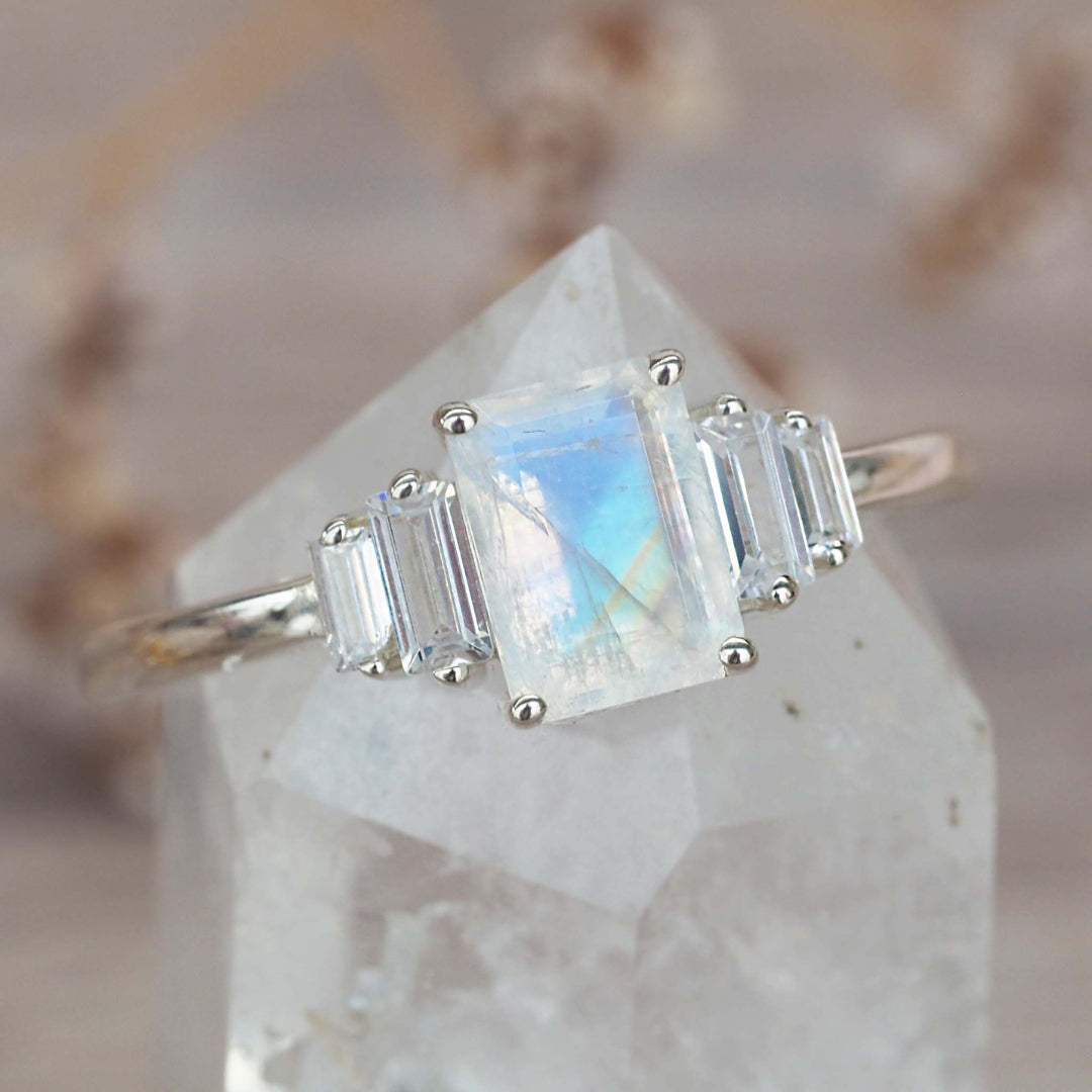 Bague en verre blanc argenté