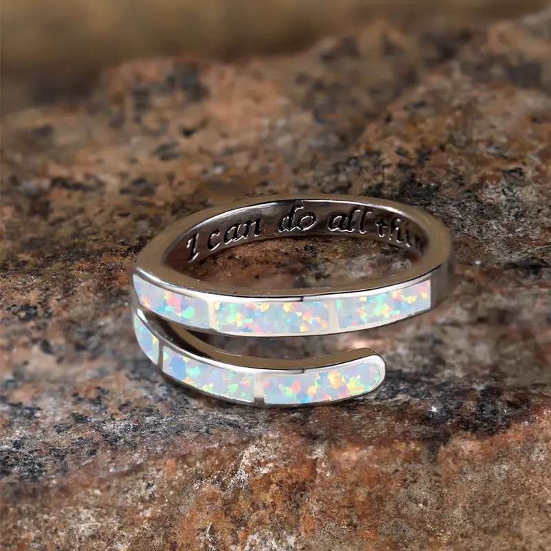 Bague Ouverte en Argent et Opale Blanche