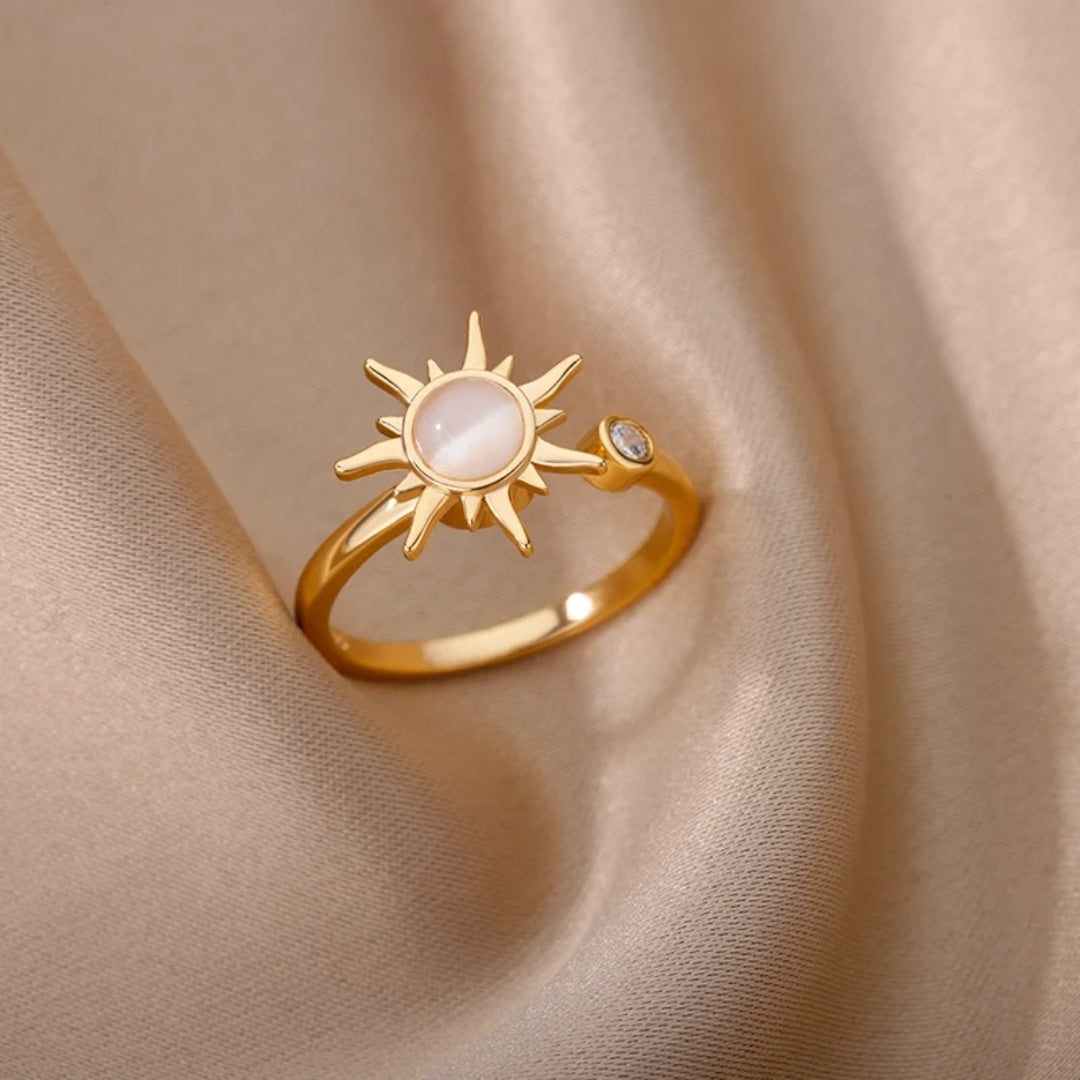 Bague ajustable en opale blanche avec panneau solaire