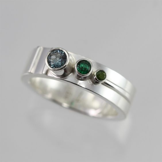 Bague Vintage en Argent et Cristaux Vert