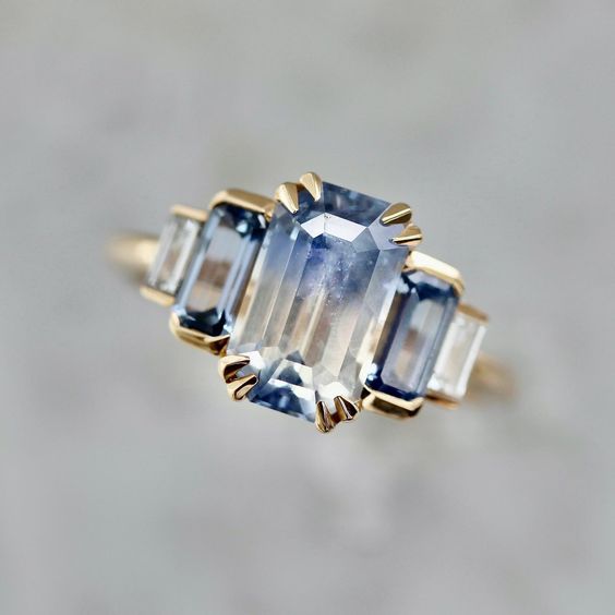 Bague en verre bleu vintage