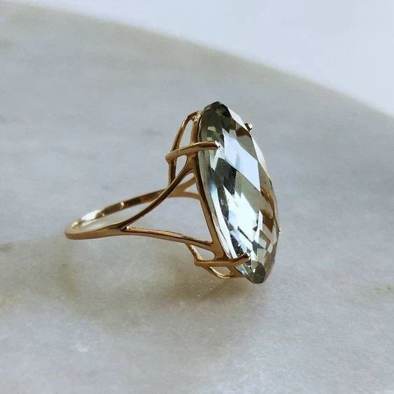 Bague en cristal vert ovale vintage