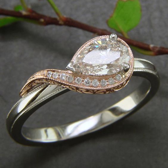 Bague en argent vintage avec cristaux suspendus