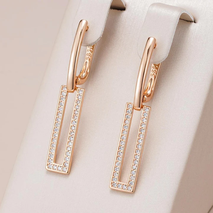 Boucles d'oreilles rectangulaires en or élégantes et creuses