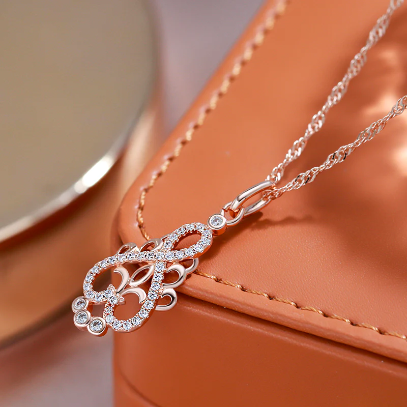 Collier Élégant en Feuilles d'Efeu en Or