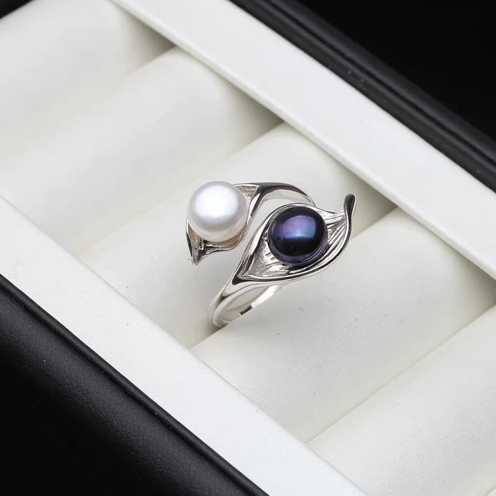 Bague en perle vintage avec pierre bleue