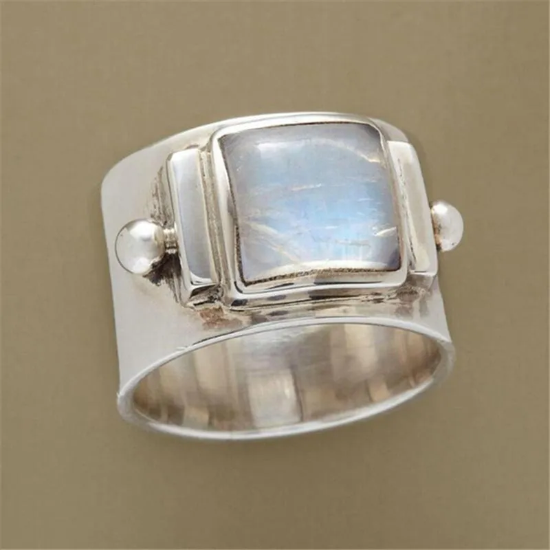 Bague en cubic éclat de lune vintage