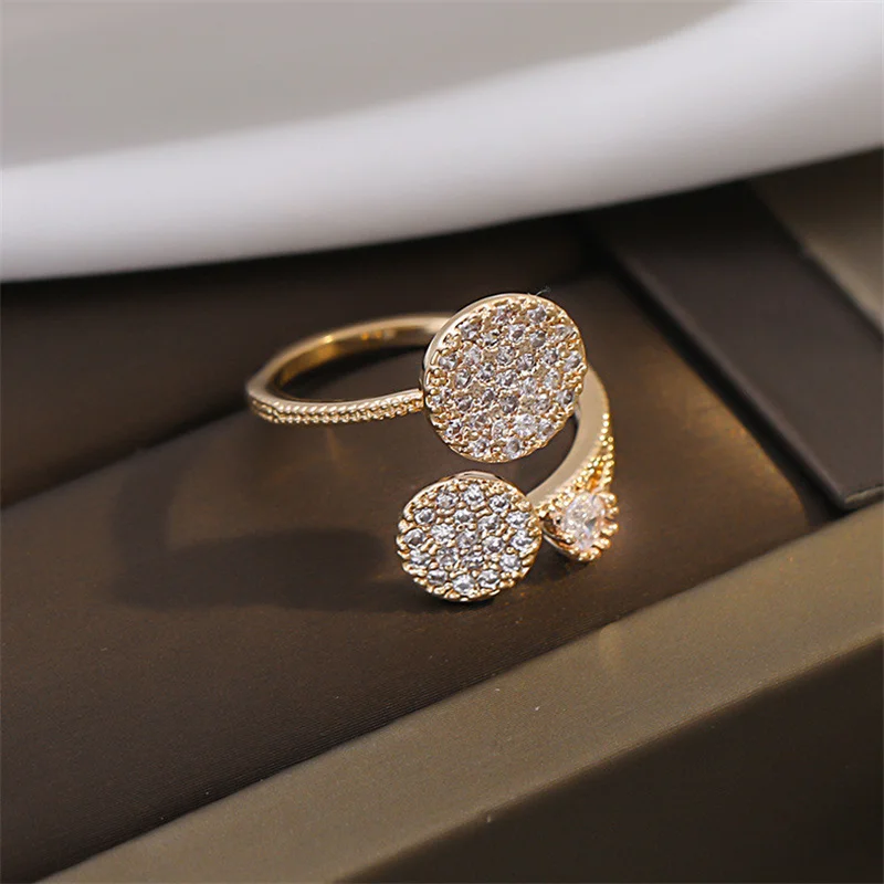 Bague en plaque dorée brillante élégante