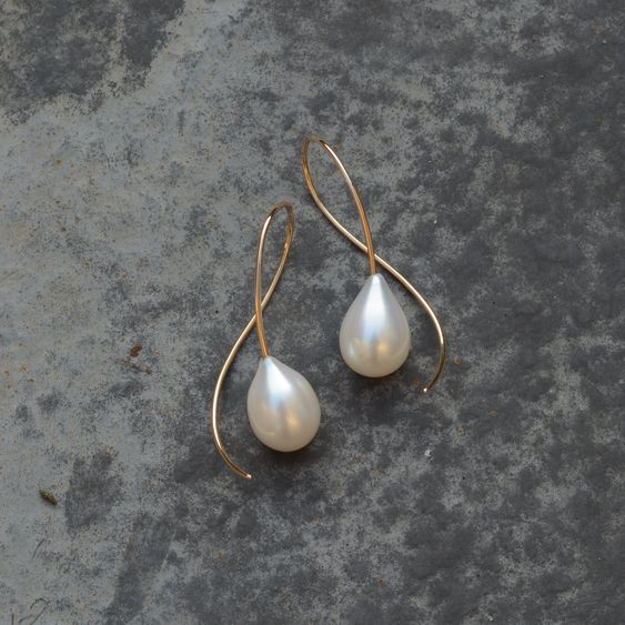 Boucles d'oreilles élégantes en perles pendantes