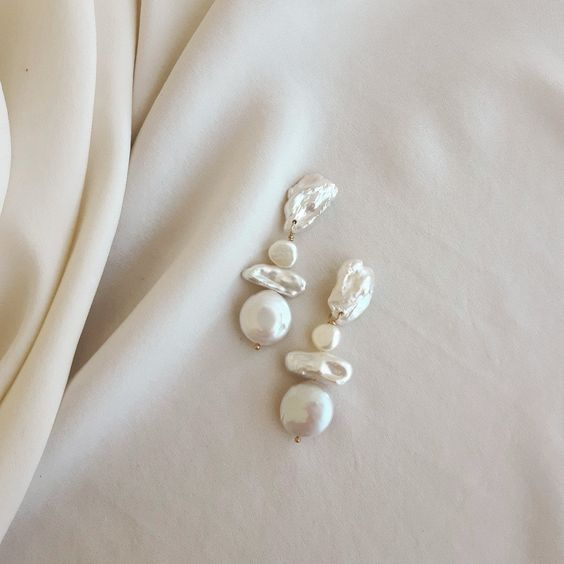 Boucles d'oreilles élégantes en perles baroques
