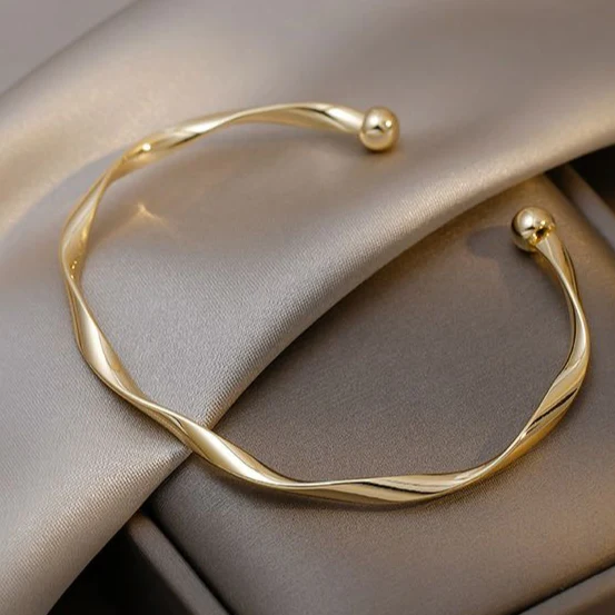 Bracelet Ouvert Doré Élégant