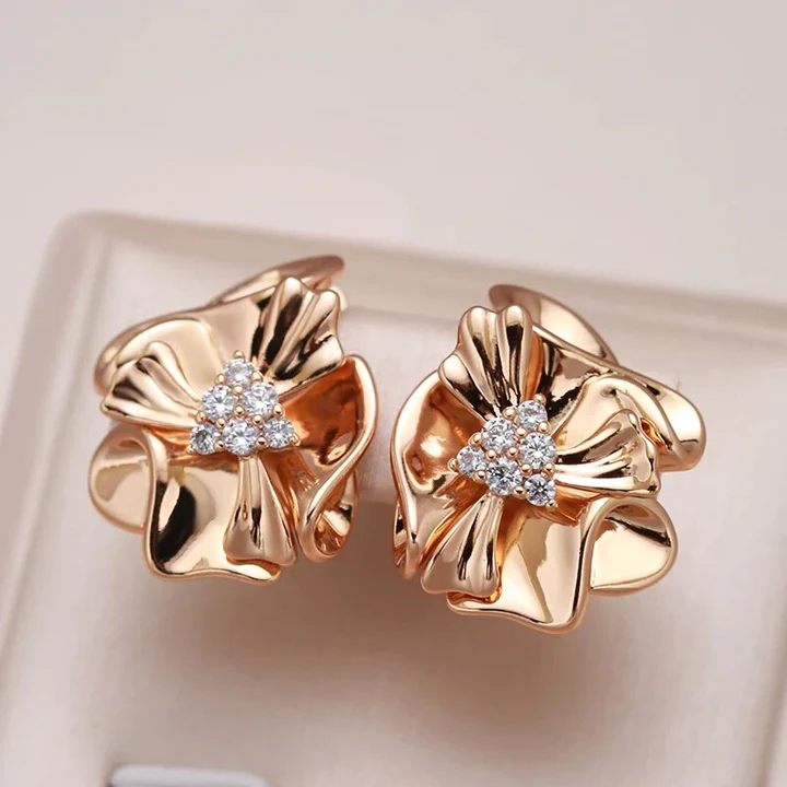 Boucles d'oreilles Élégantes en or with zirconia en forme de fleur