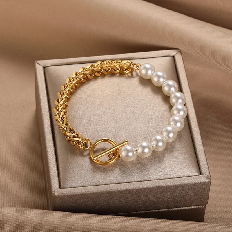 bracelet élégant en or et perles