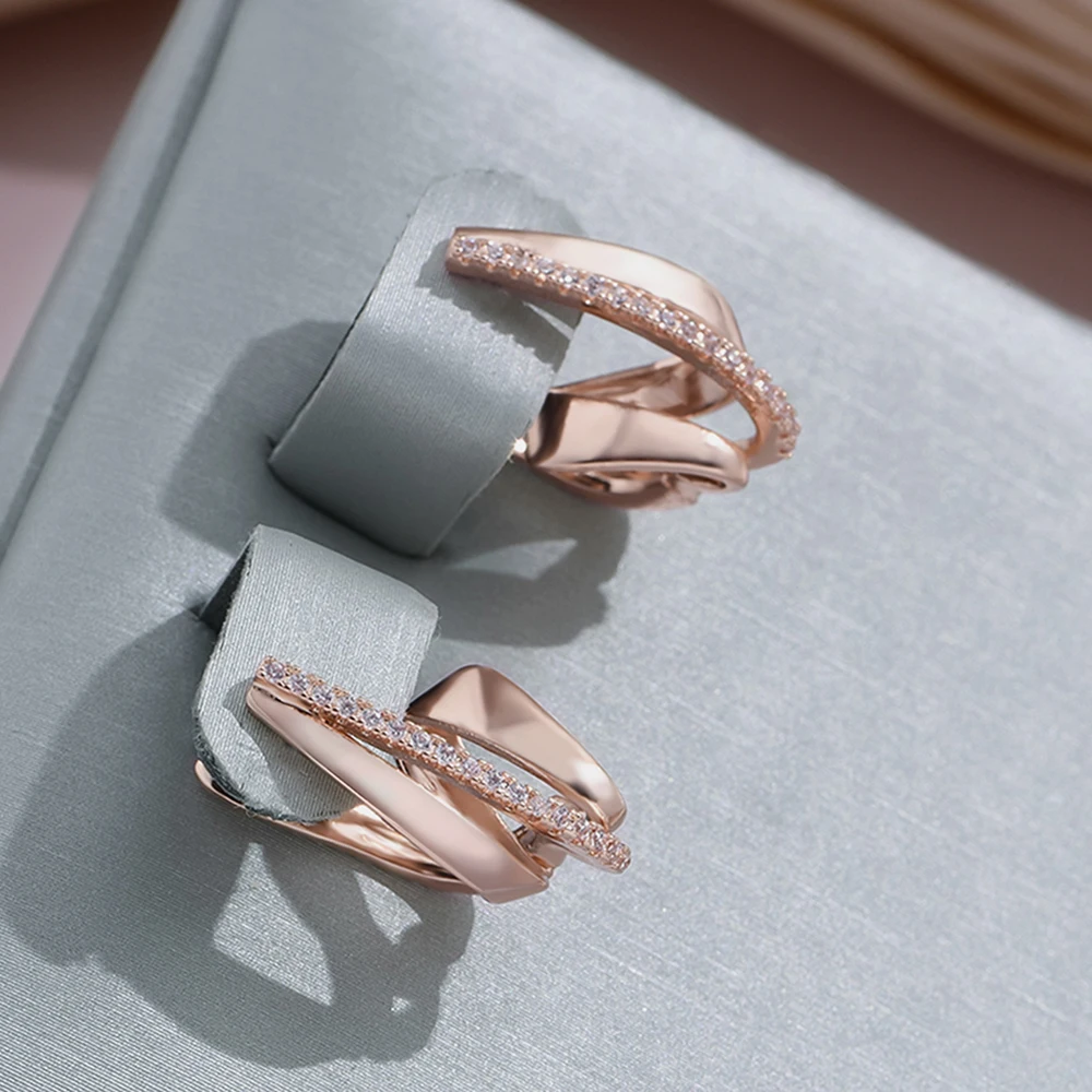 Boucles d'oreilles lumineuses en or élégant au design irrégulier