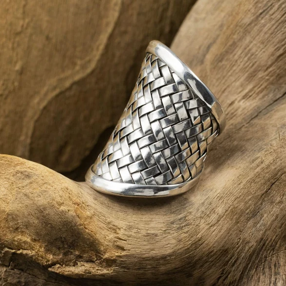 Bague en maille argentée vintage