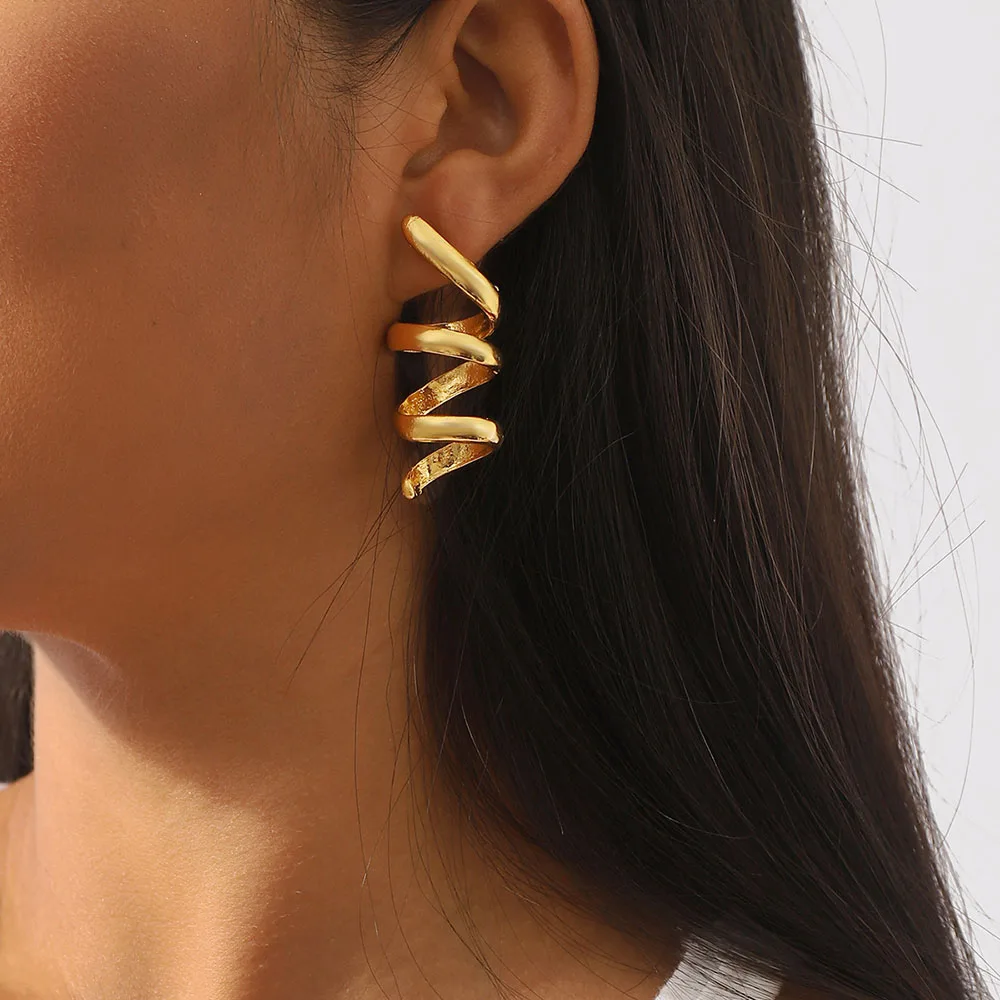 Boucles d'oreilles marrées en or élégantes