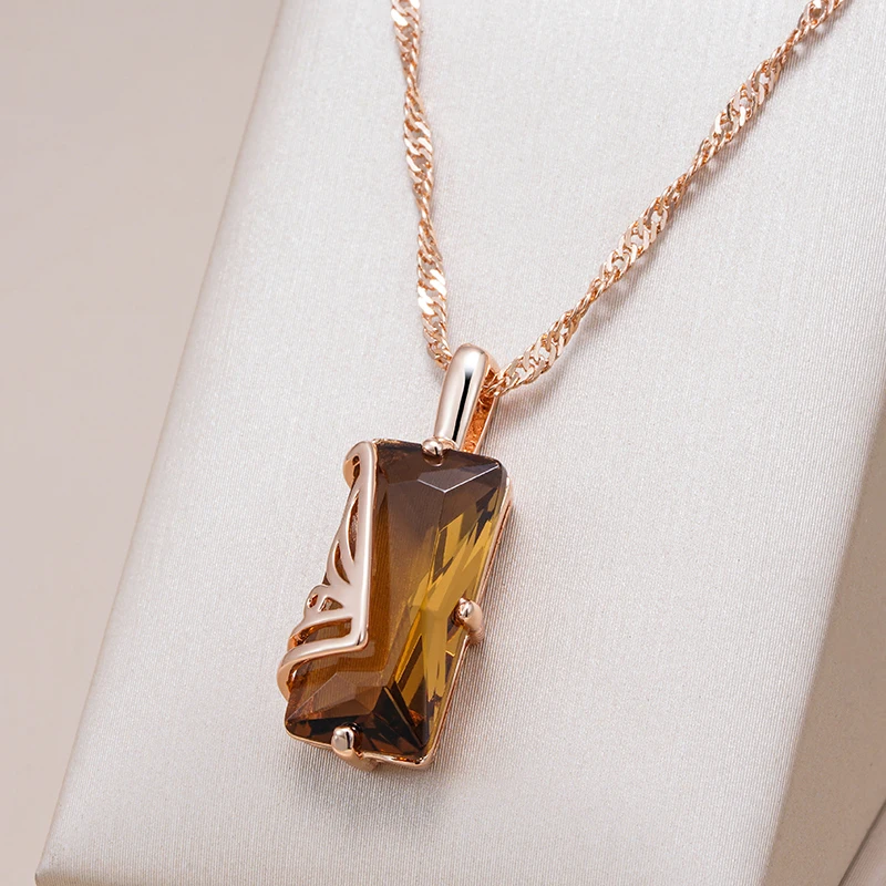 Collier en verre marron élégant