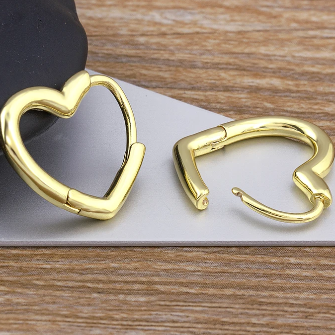 Boucles d'oreilles cœur en or élégant